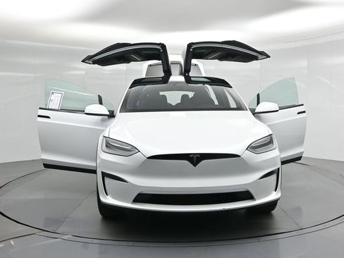 Used 2022 Tesla Model X image 27