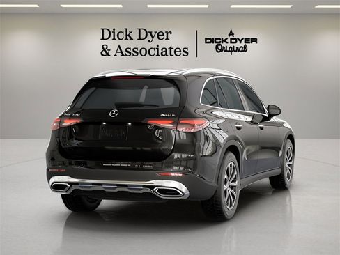 Used 2025 Mercedes-Benz GLC 300 GLC 300 image 8