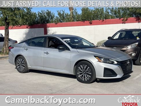 Used 2024 Nissan Altima 2.5 SV image 1