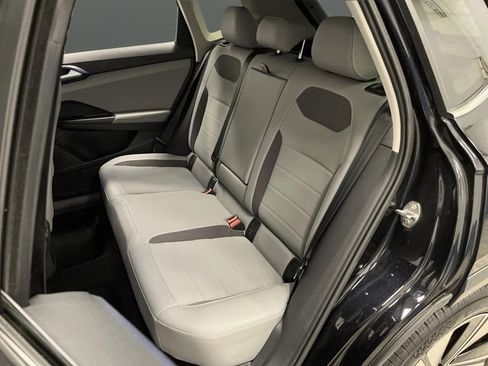 Used 2024 Volkswagen Taos SE w/ Panoramic Sunroof Package image 29