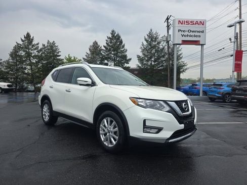 Certified 2017 Nissan Rogue SV AWD/4WD image 3