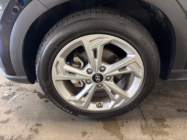 Used 2025 Hyundai Venue SEL FWD image 7