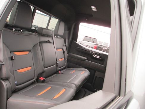 Used 2024 GMC Sierra 1500 AT4 w/ Technology Package AWD/4WD image 22