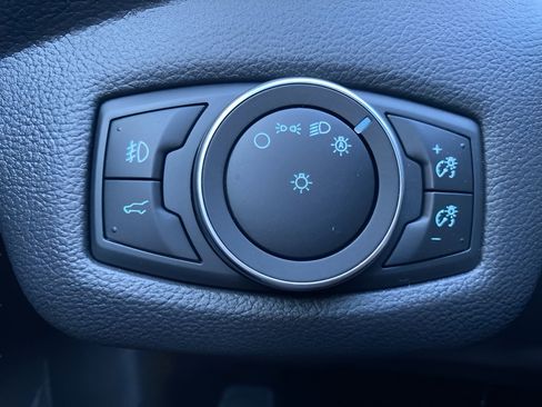 Certified 2019 Ford Escape SE image 17