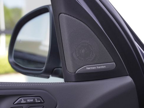 Used 2026 BMW X7 xDrive40i w/ Executive Package image 16