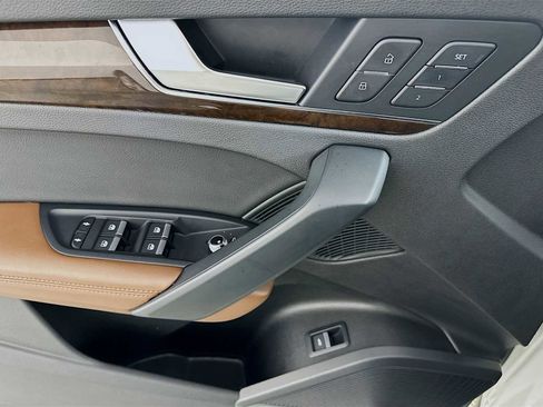 Used 2019 Audi Q5 2.0T Premium Plus w/ Premium Plus Package image 17