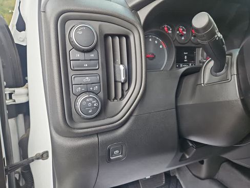 Used 2020 Chevrolet Silverado 2500 Custom w/ Custom Value Package AWD/4WD image 11