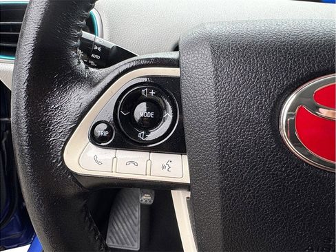 Used 2016 Toyota Prius Four w/ Advanced Technology Package image 14