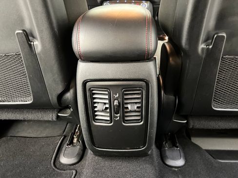 Used 2025 Dodge Durango GT AWD/4WD image 24