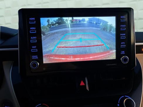 Used 2021 Toyota Corolla LE FWD image 25