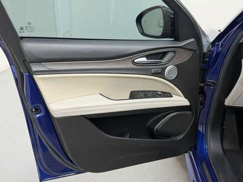 Used 2020 Alfa Romeo Stelvio Ti w/ Nero Edizione AWD/4WD image 36