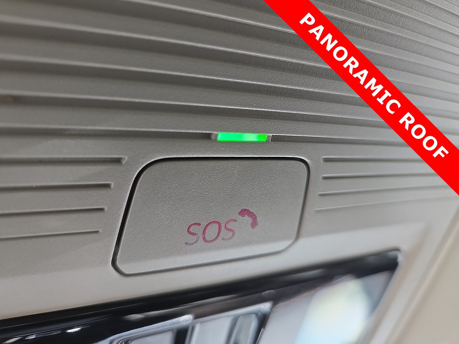 Used 2024 Volkswagen Atlas SE w/ Panoramic Sunroof Package FWD image 21