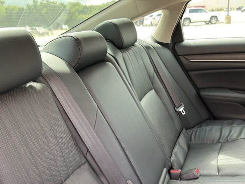 Used 2018 Honda Accord EX-L image 32