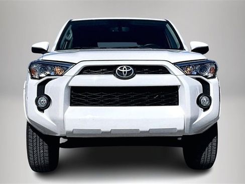 Used 2018 Toyota 4Runner SR5 image 3