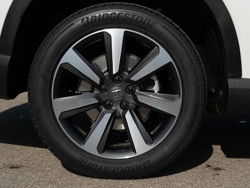 New 2025 Honda Pilot Touring image 12