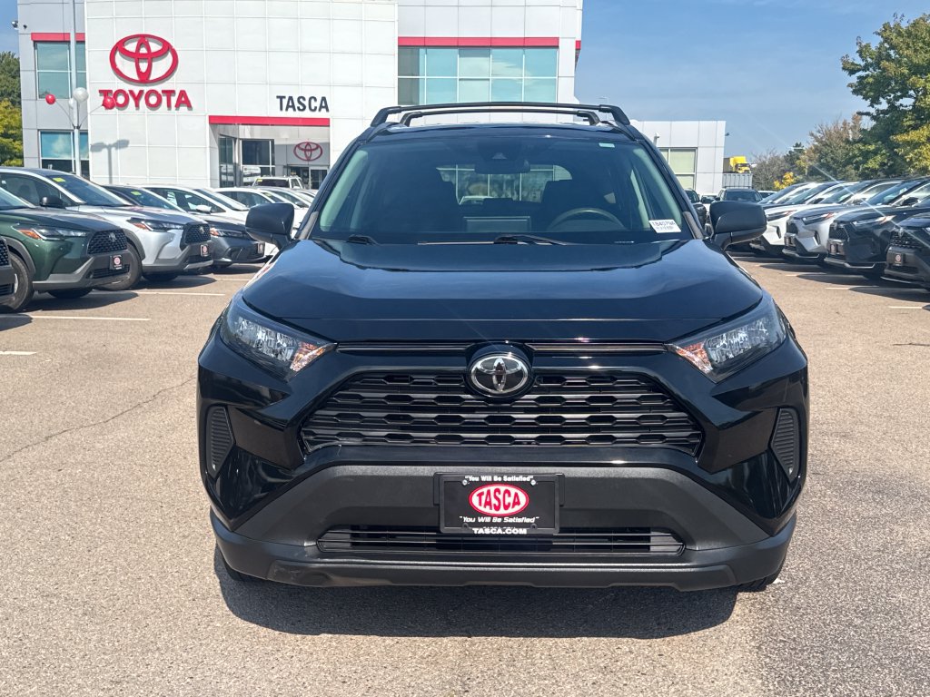 Used 2021 Toyota RAV4 LE AWD/4WD image 2