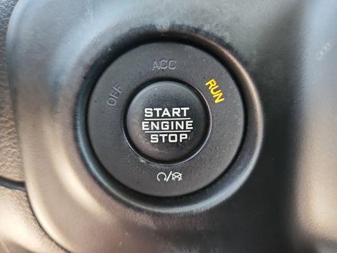 Used 2020 Jeep Wrangler Unlimited Sport S image 31