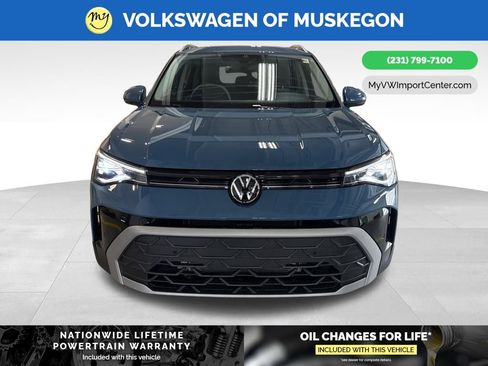 New 2026 Volkswagen Taos SE image 2