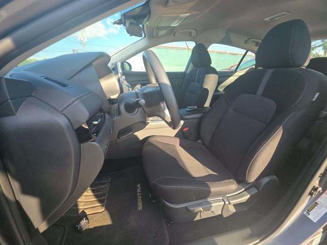 Used 2025 Nissan Sentra SV FWD image 6