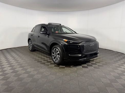 Used 2025 Audi Q6 e-tron Premium w/ Convenience Package AWD/4WD image 3