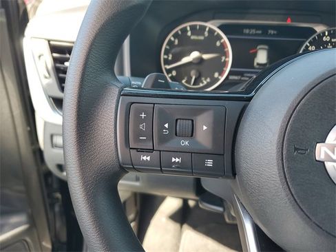 Used 2023 Nissan Rogue SV image 26