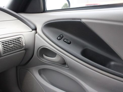 Used 2003 Ford Mustang Coupe RWD image 16