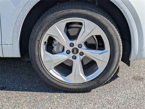 Used 2023 Audi Q5 2.0T Premium Plus w/ Premium Plus Package image 9