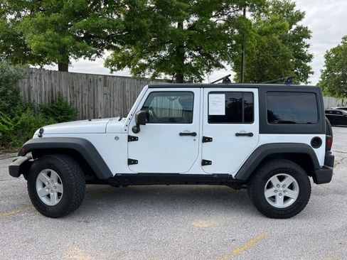 Used 2015 Jeep Wrangler Unlimited Sport w/ Quick Order Package 24S AWD/4WD image 3