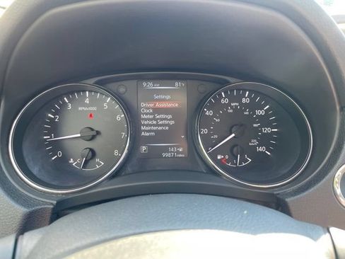 Used 2017 Nissan Rogue SV AWD/4WD image 22