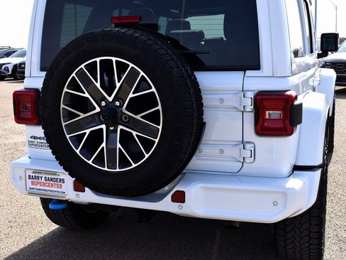 Used 2024 Jeep Wrangler High Altitude image 11