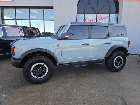 Used 2023 Ford Bronco Badlands w/ Sasquatch Package image 4