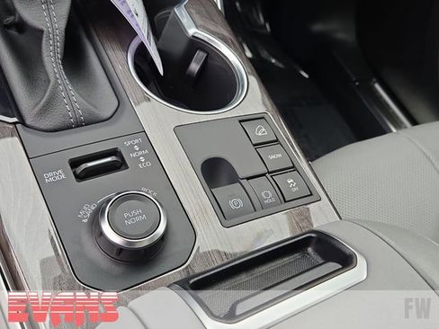 Used 2025 Toyota Highlander Platinum image 12