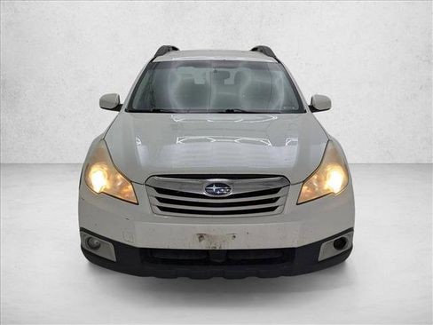 Used 2011 Subaru Outback 2.5i Premium w/ Protection Pkg 1A AWD/4WD image 2