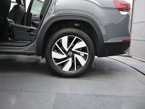 Used 2025 Volkswagen Atlas SEL image 23