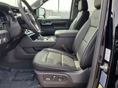 New 2025 GMC Sierra 2500 Denali w/ Denali Reserve Package image 6