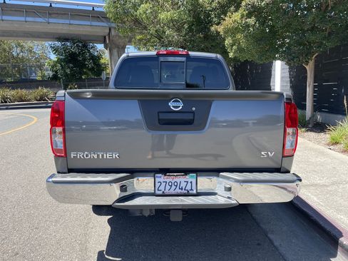 Used 2016 Nissan Frontier SV RWD image 11