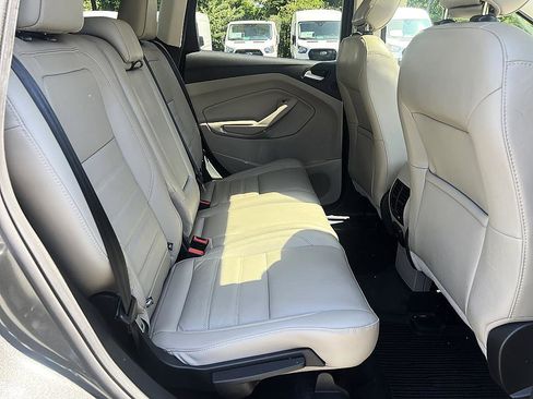 Used 2019 Ford Escape Titanium AWD/4WD image 23