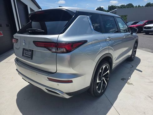 Used 2022 Mitsubishi Outlander SE AWD/4WD image 6