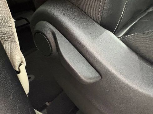 Used 2022 Chrysler Pacifica Touring-L FWD image 33
