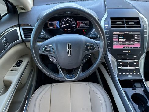 Used 2014 Lincoln MKZ Hybrid image 27