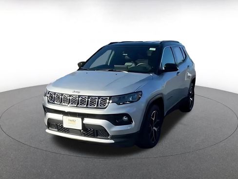 Used 2025 Jeep Compass Limited image 7