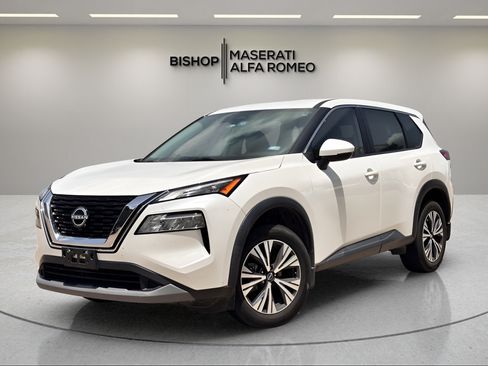 Used 2022 Nissan Rogue SV FWD image 2