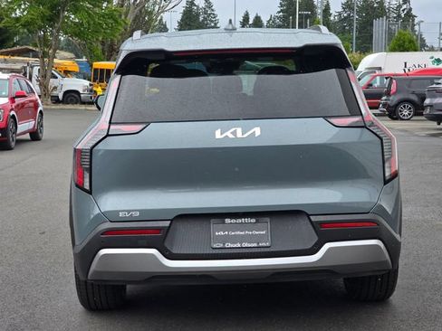 Certified 2024 Kia EV9 Wind AWD/4WD image 4