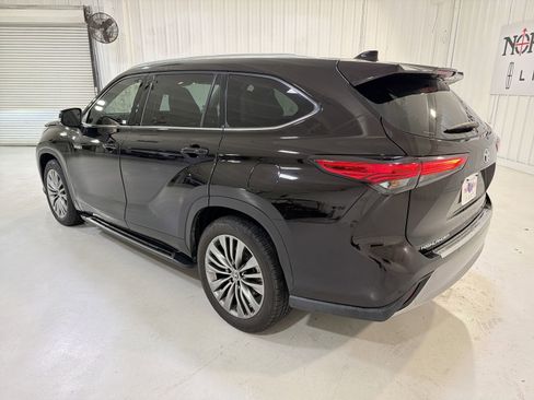 Used 2020 Toyota Highlander Platinum image 27