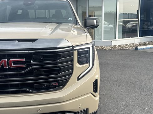 Used 2022 GMC Sierra 1500 AT4 w/ AT4 Premium Package image 9