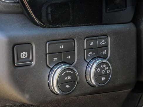 New 2026 GMC Sierra 3500 SLE w/ Preferred Package image 30