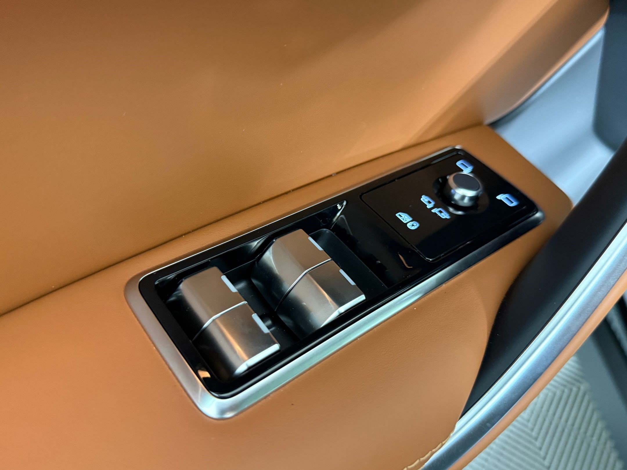 New 2026 Jaguar F-PACE R-Dynamic S AWD/4WD image 15