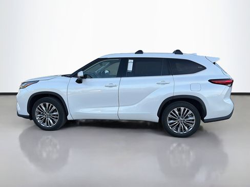 Used 2022 Toyota Highlander Platinum image 6