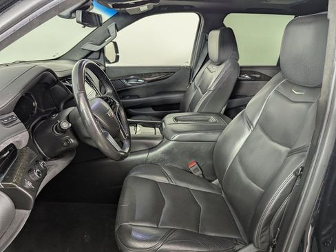 Used 2019 Cadillac Escalade Platinum image 6