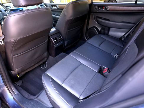 Used 2017 Subaru Outback 3.6R Limited image 24